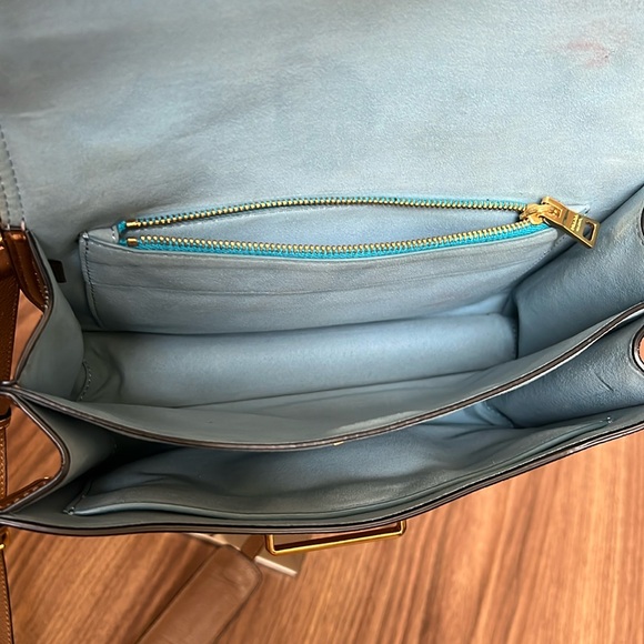 A218 - ๐ฏ % authentic Prada Cahier shoulder/crossbody bag - Picture 14 of 16